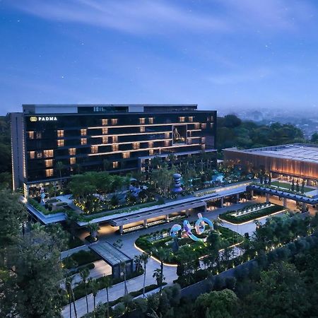 Padma Hotel Semarang Esterno foto
