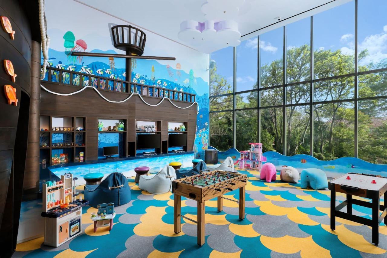 Padma Hotel Semarang Esterno foto