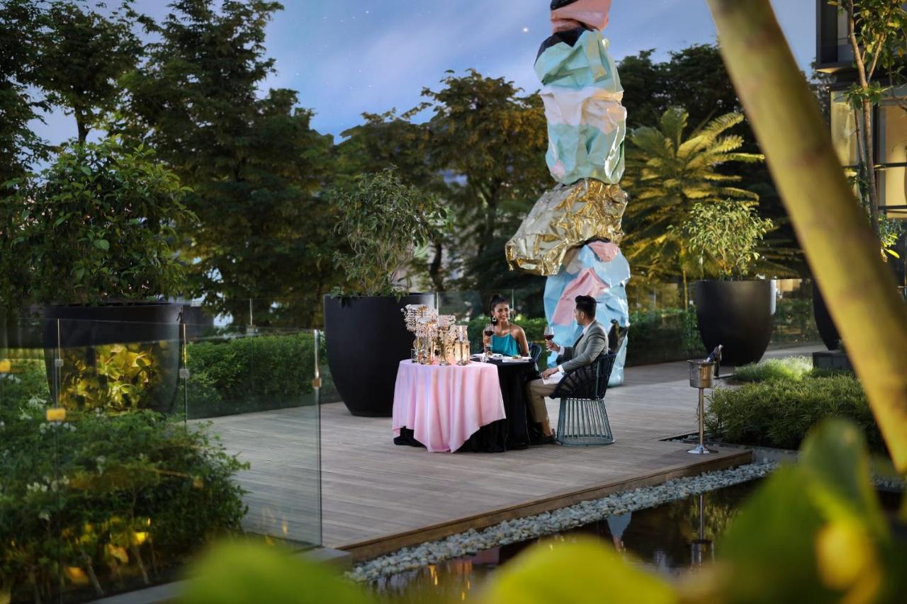 Padma Hotel Semarang Esterno foto