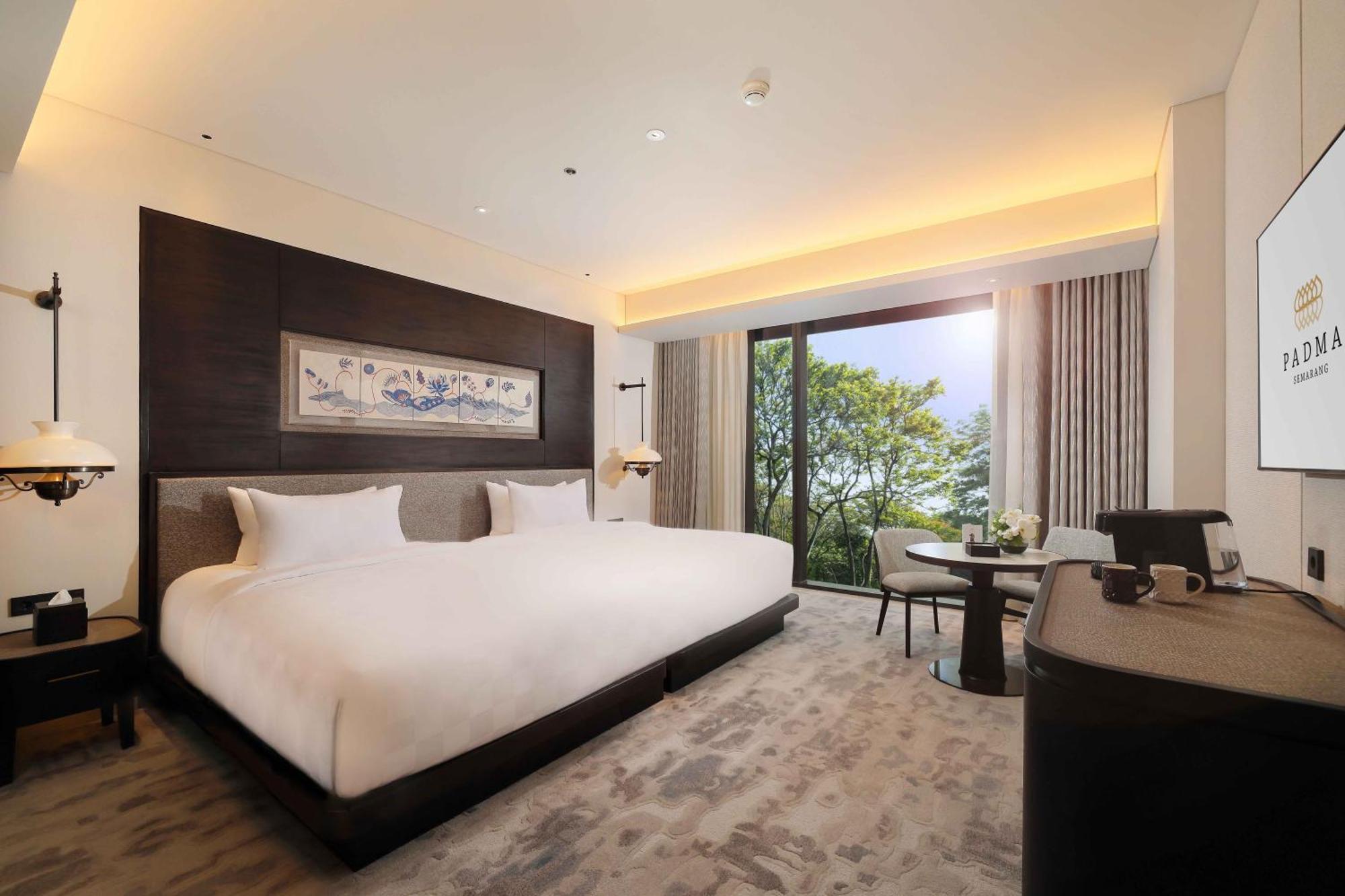 Padma Hotel Semarang Esterno foto